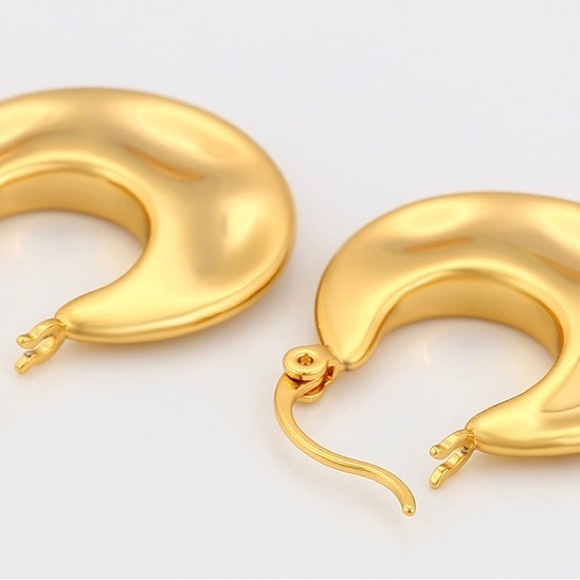 Tiny Dainty Dimpled 24k GF Hoops Earrings 1” 26mm Gift Packaged Quick Ship - Picture 3 of 5